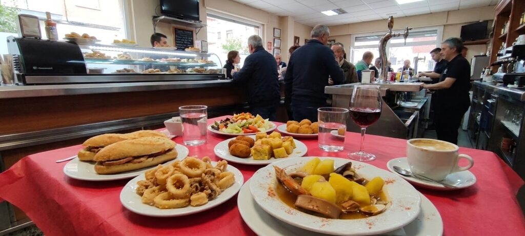 Variedad de platos y tapas de La Nueva Dama, El Altet